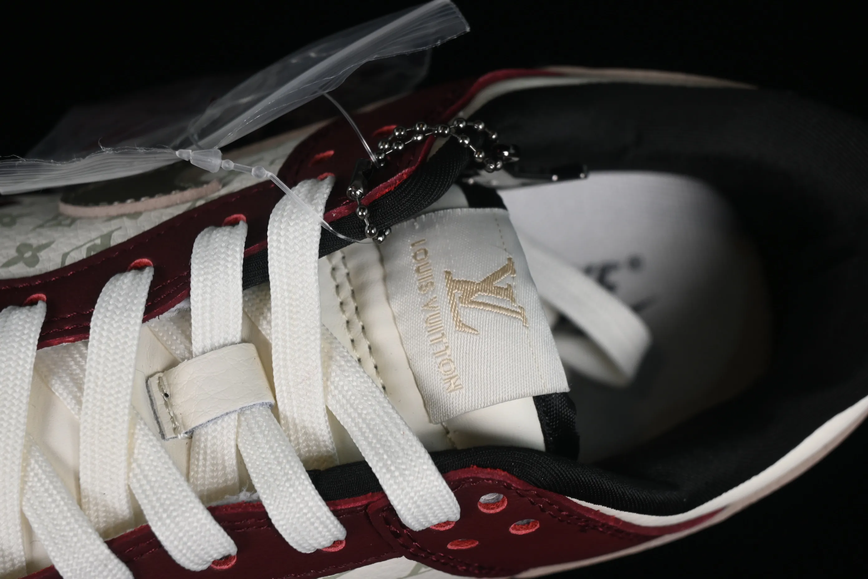 All Categories Nk SB Dunk Series Nk SB Dunk Low Low-top sneakers Louis Vuitton x Nk Dunk Low joint custom-burgundy silver hook SB low-top casual sneakers FC1688-188